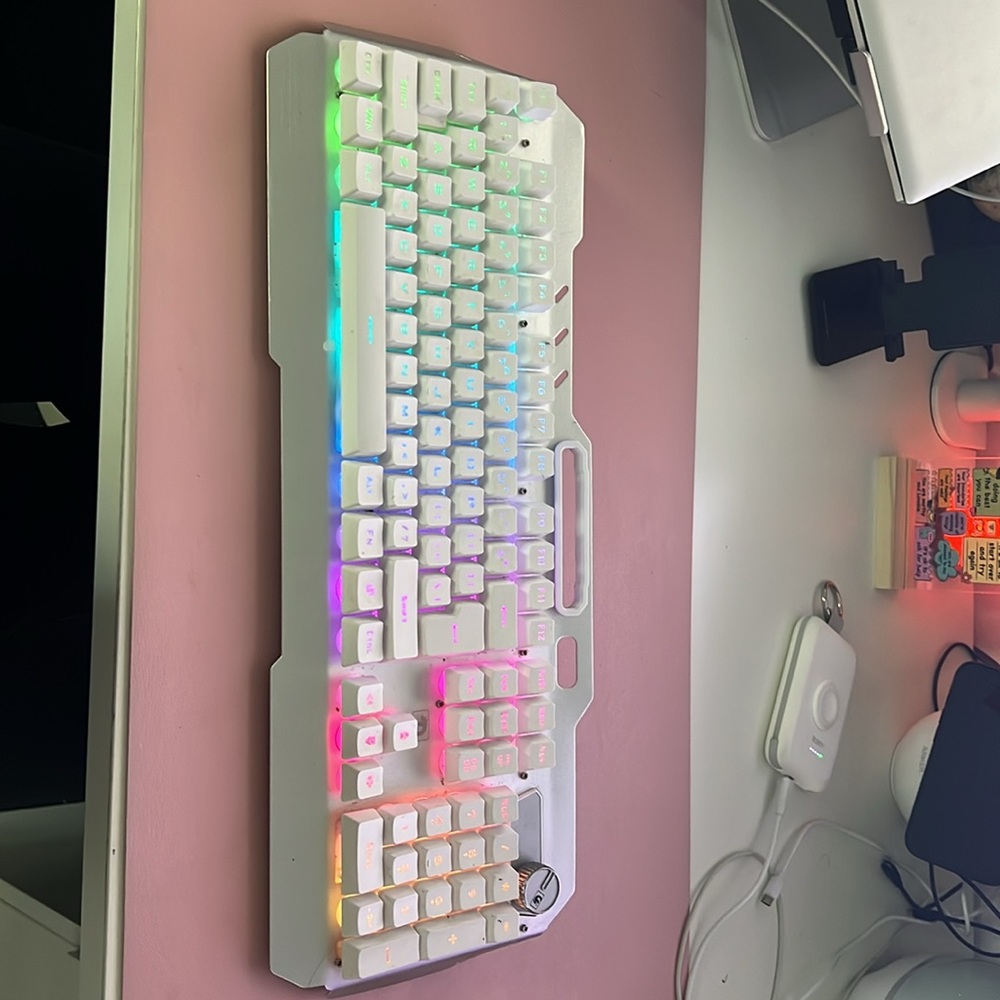 White Gaming Mouse and Keyboard Set - Picture 4 of 8